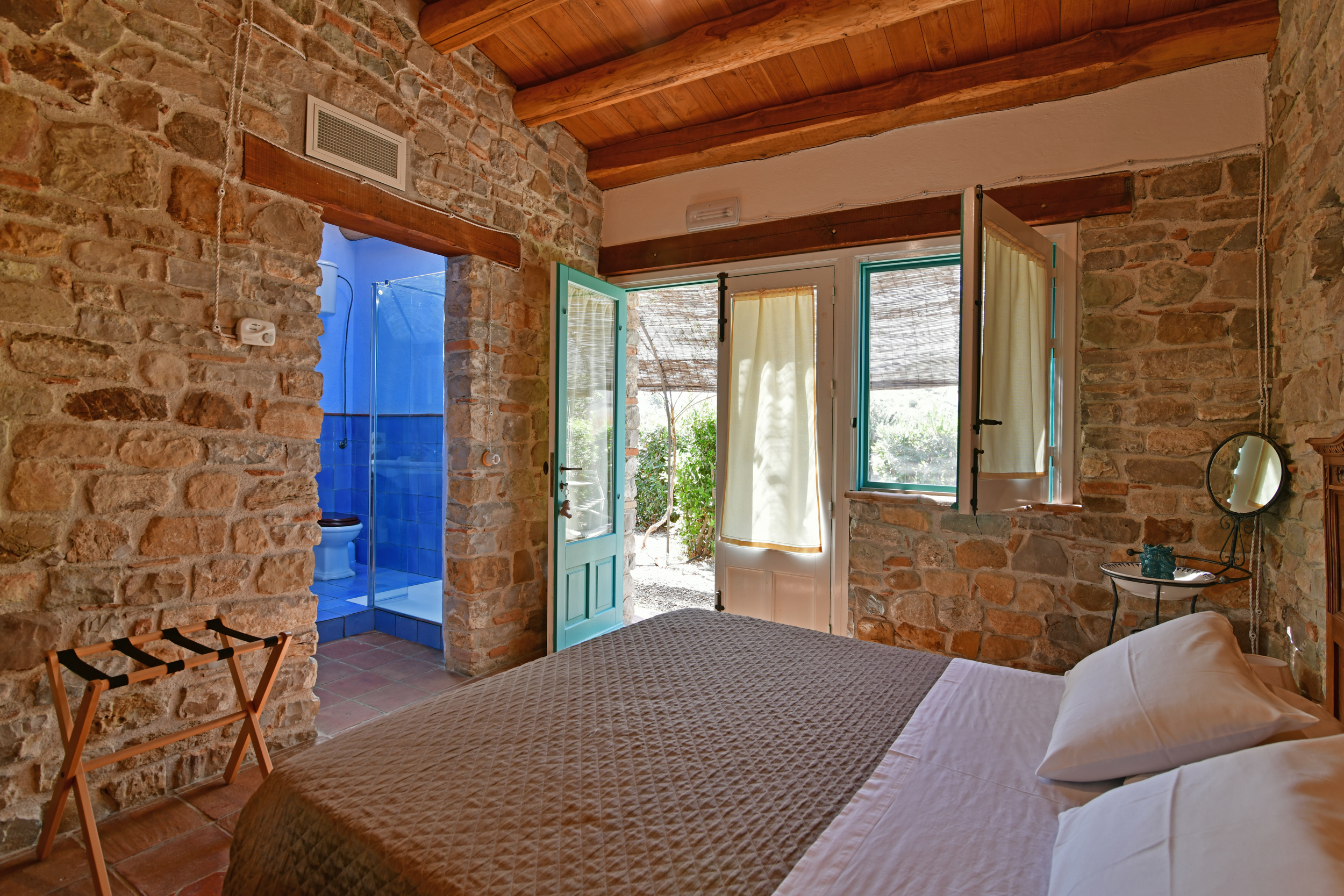 Terre-Di-Himera-classic-room