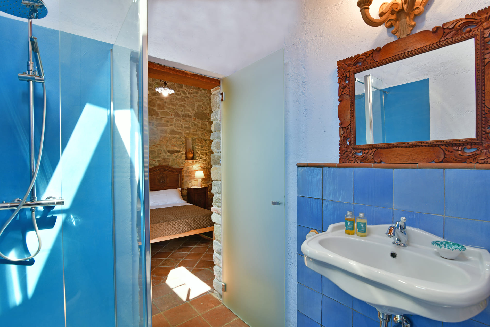 Terre-di-himera-Klassisches-Zimmer-badezimmer_web